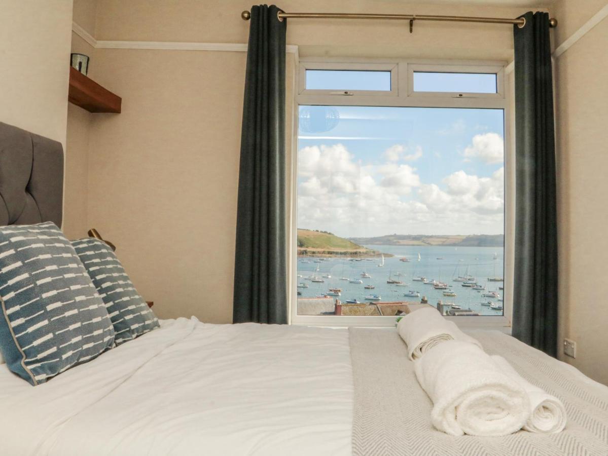 Through The Porthole Villa Falmouth Exterior foto